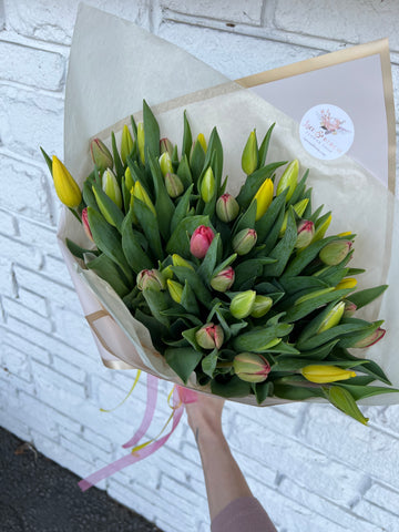 Deluxe Tulip Bouquet